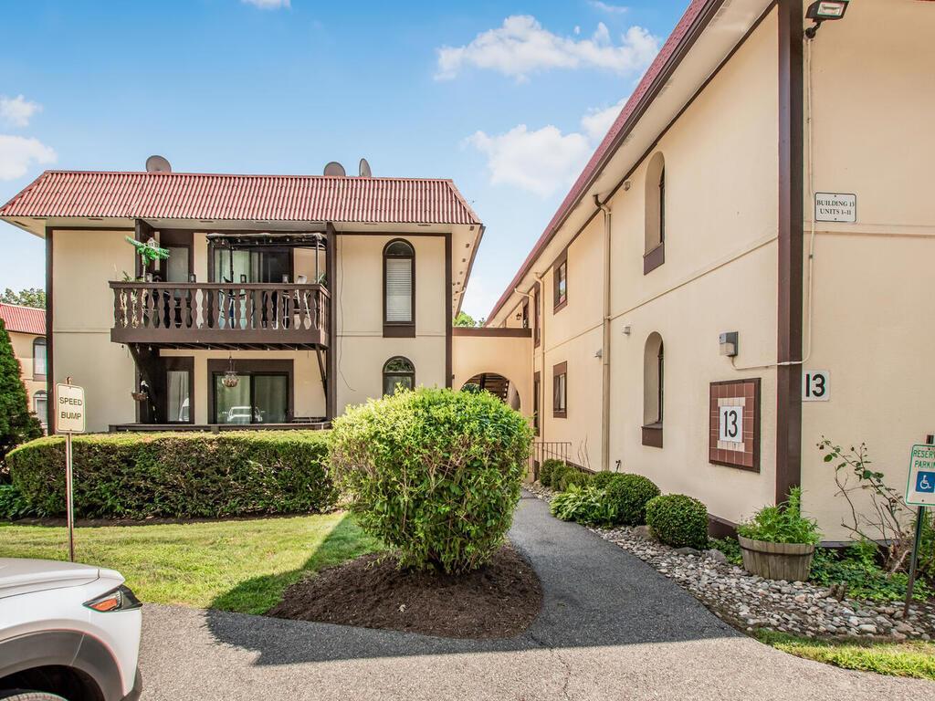 13 Granada Crescent 7  White Plains NY 10603 photo