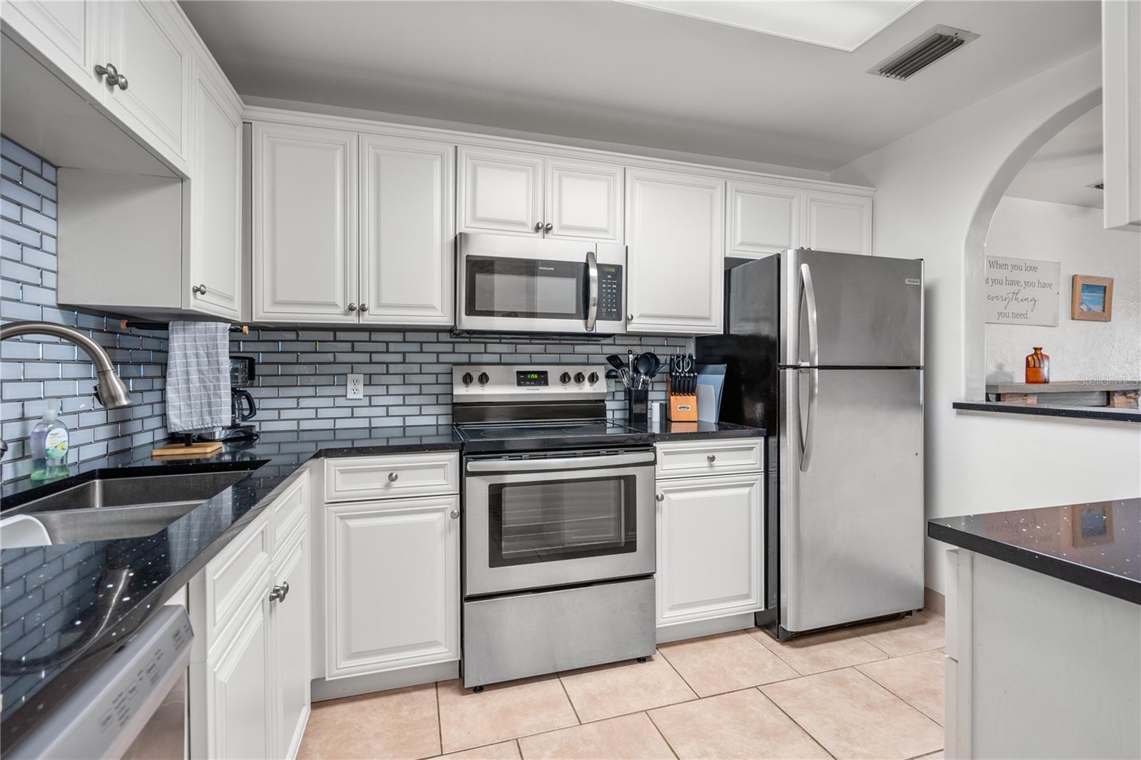 Photo de la propriété: 2901 N Halifax Avenue 205 FL 32118