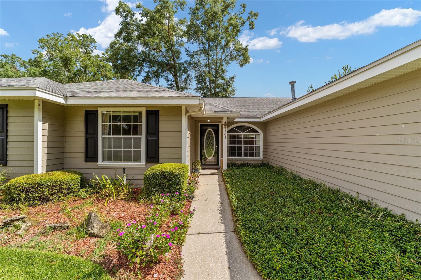 Property Photo: 4102 NW 60th Avenue FL 32653