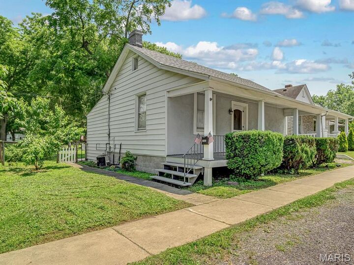 Property Photo:  206 N Main Street  IL 62243 
