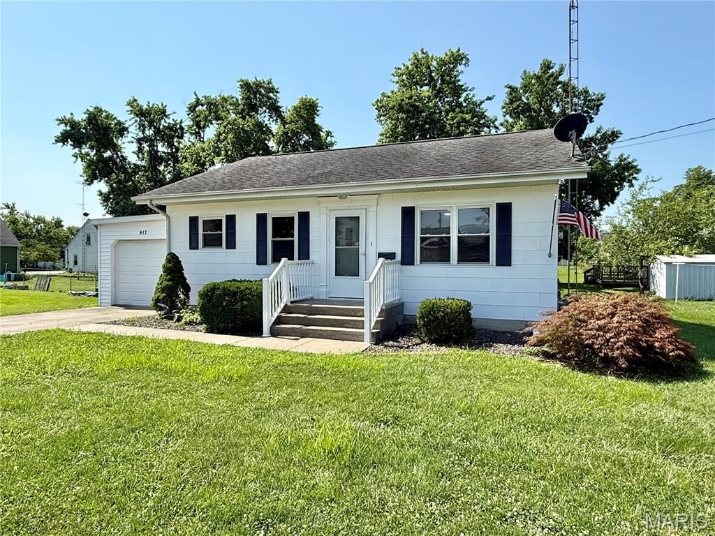 Property Photo: 917 Chloe MO 63775