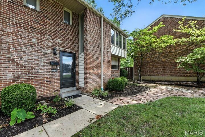 Property Photo: 12321 Rossridge Court MO 63146