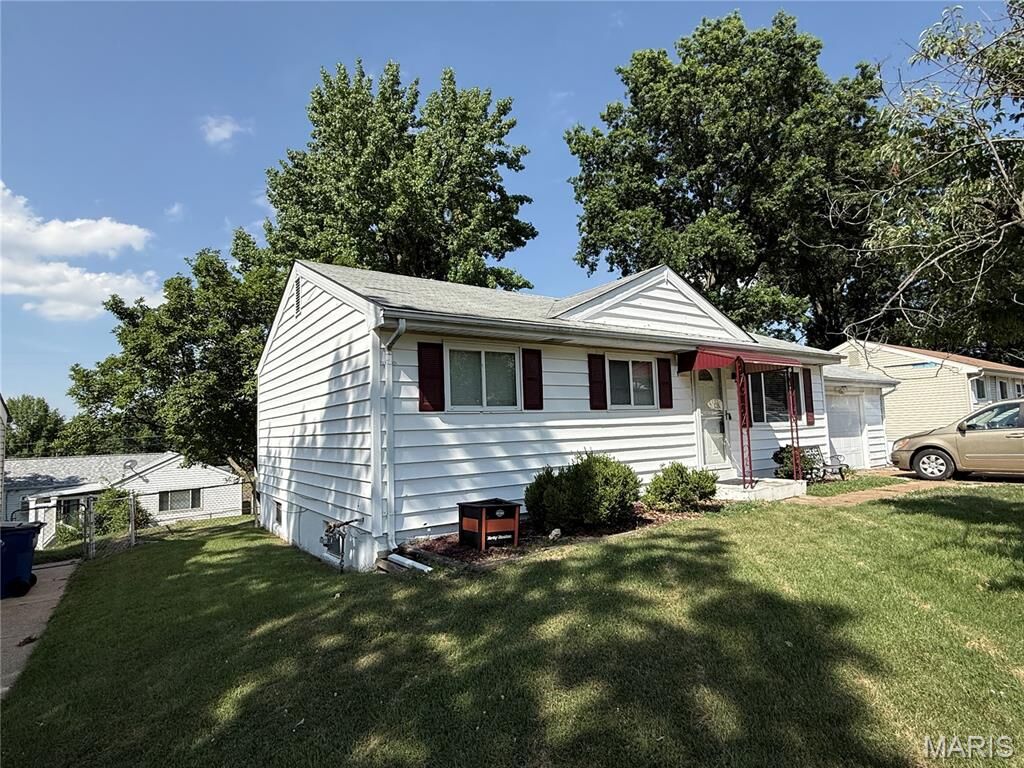 Property Photo:  117 E Donaldson Drive  MO 63129 