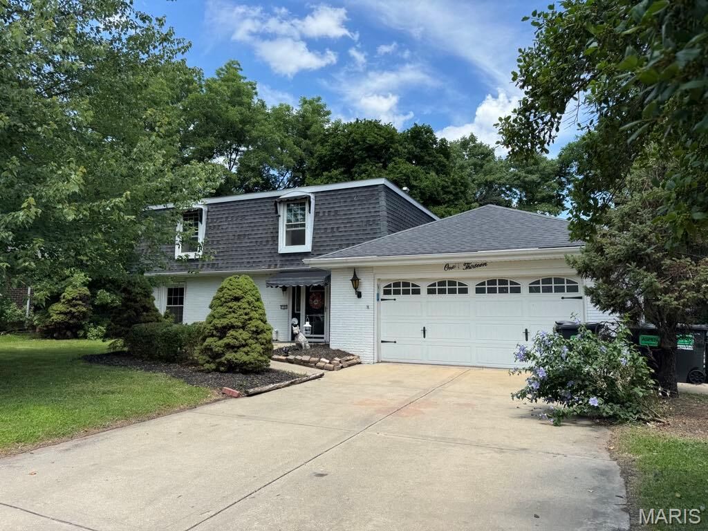 Property Photo:  113 Lakeland Hills Drive  IL 62208 