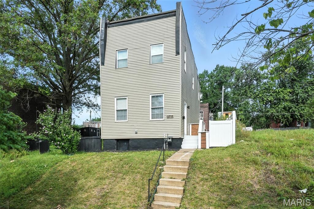 Property Photo: 3719 Wisconsin Avenue MO 63118