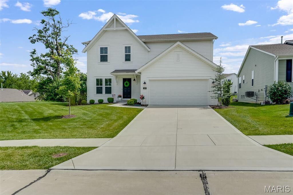 Property Photo: 216 Old Moray Place MO 63301