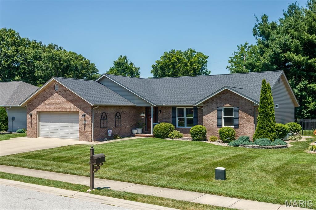 Property Photo: 105 N Porte Drive IL 62249