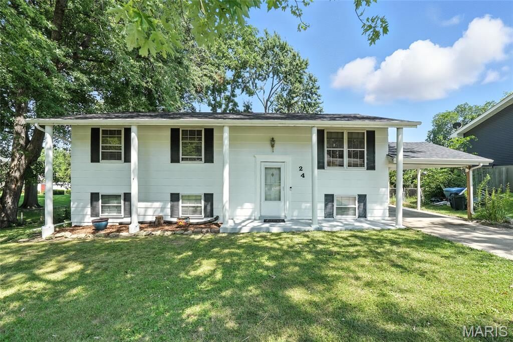 Property Photo:  24 Laura Drive  MO 63376 