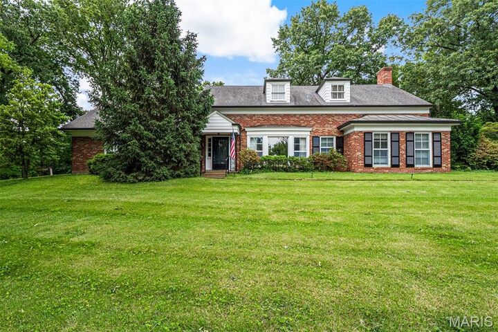 7 Robin Hill Lane  Ladue MO 63124 photo