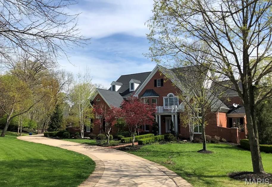 Property Photo: 2024 Kingspointe Drive MO 63005