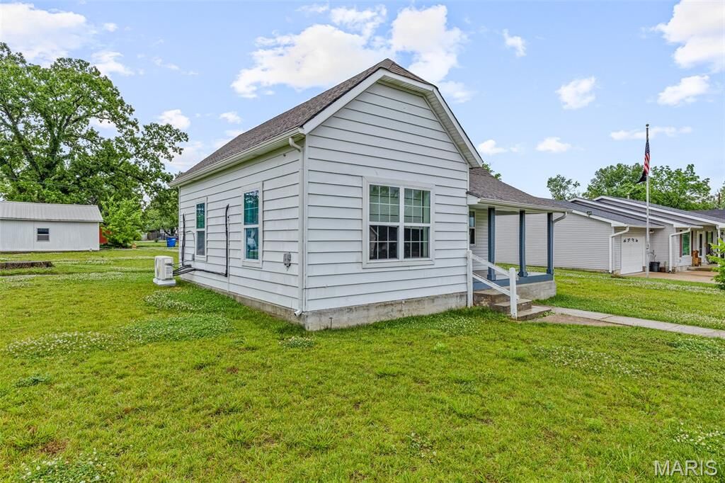Property Photo:  101 N Waller Street  MO 63601 