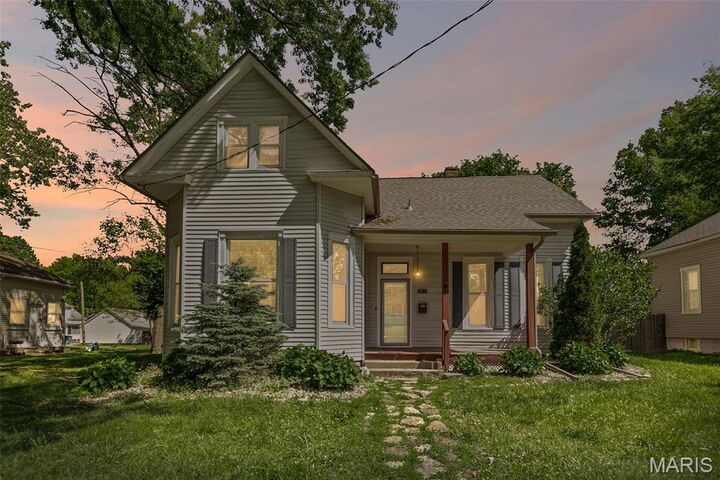 911 Grand Avenue  Edwardsville IL 62025 photo