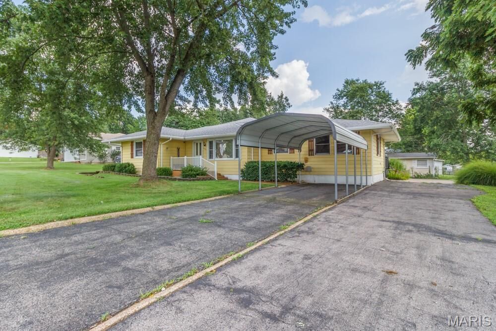 Property Photo:  346 Fairfax Drive  MO 65536