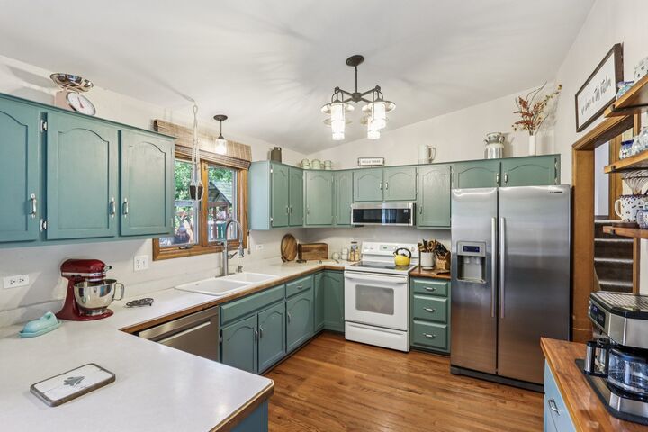 Property Photo:  1217 Lakewood Drive  IL 60552 