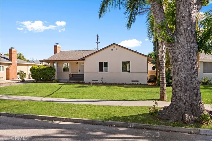 Property Photo: 424 Roosevelt Ave CA 91767
