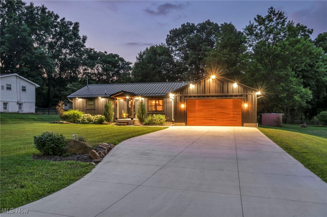 Property Photo:  653 Valley Crest Drive  OH 44319 