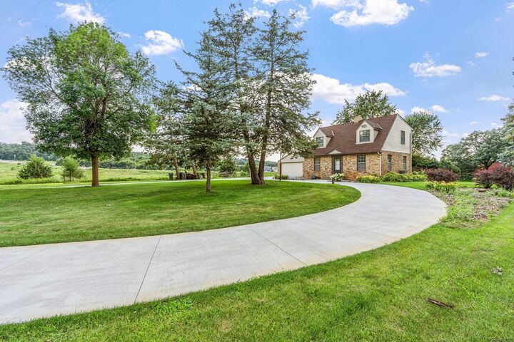 Property Photo: 1850 Stagecoach Road MN 55379
