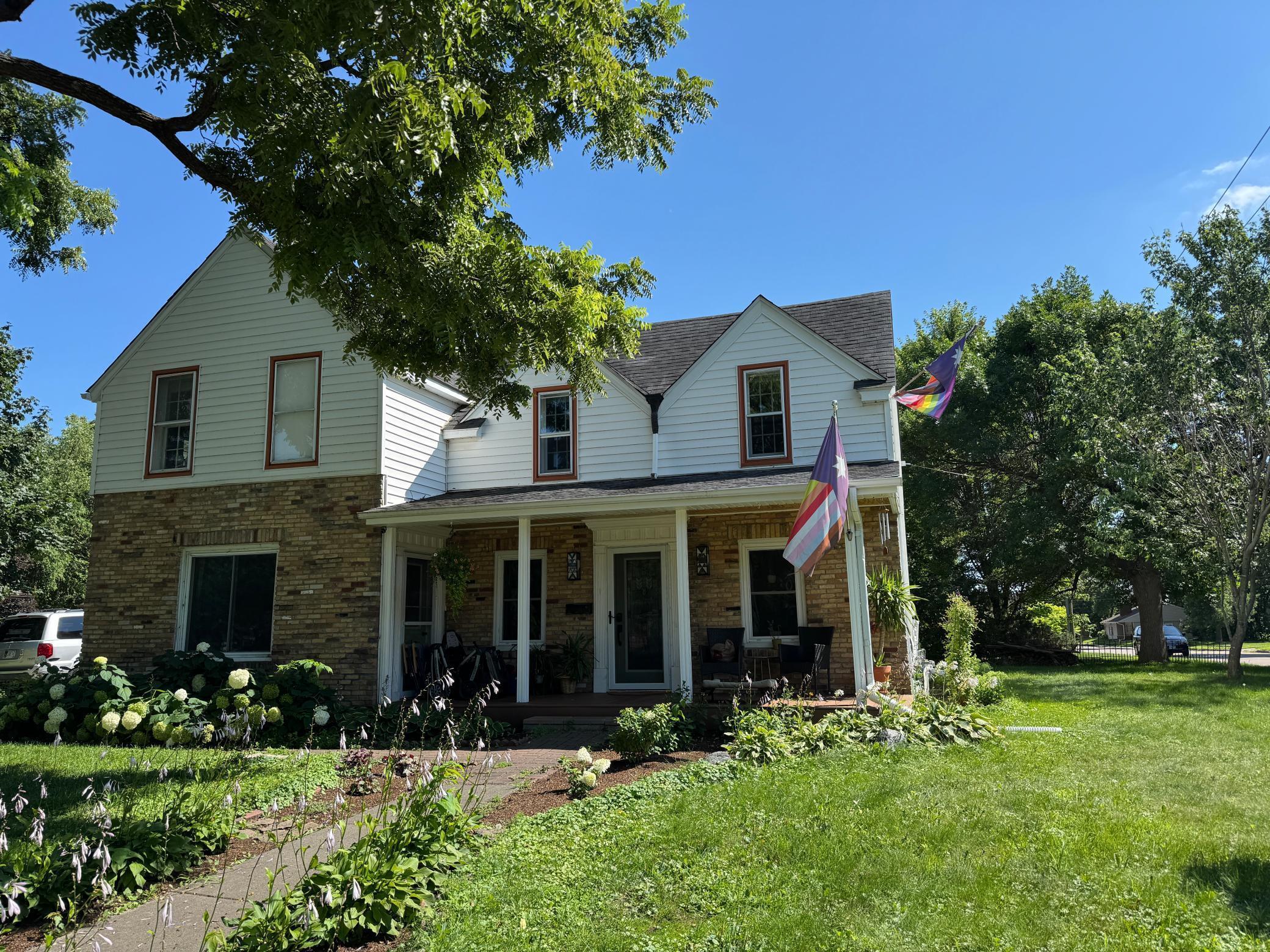 Property Photo: 735 6th Street W MN 55033