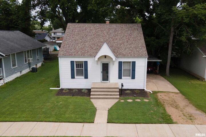 Property Photo:  2124 Clarke Street  IL 62966 