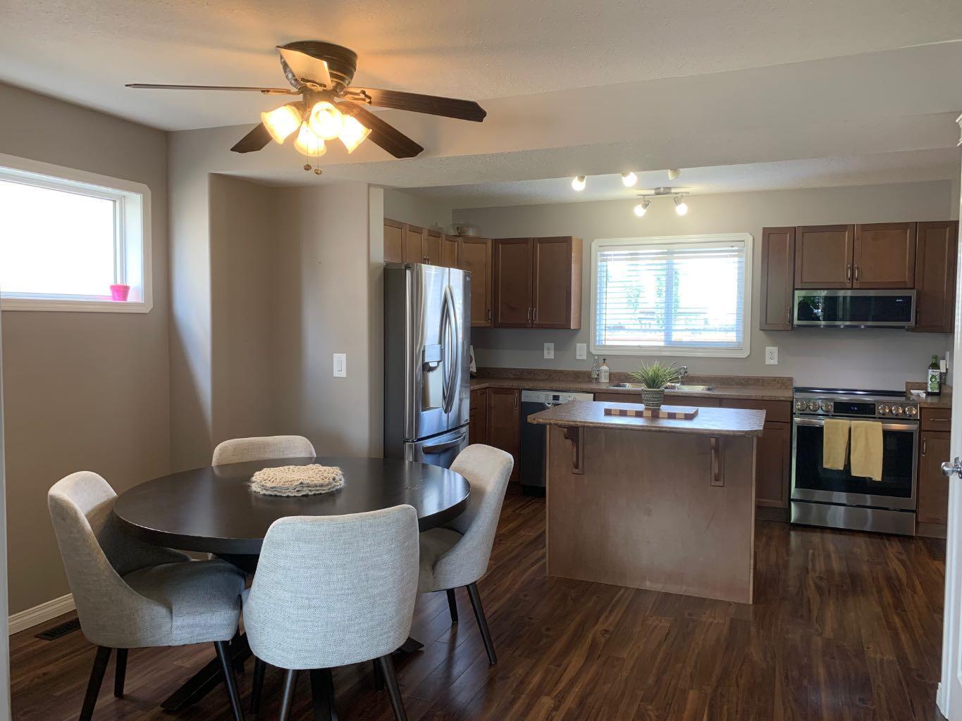 Property Photo:  9114 92 Avenue  AB T8X 0A4 