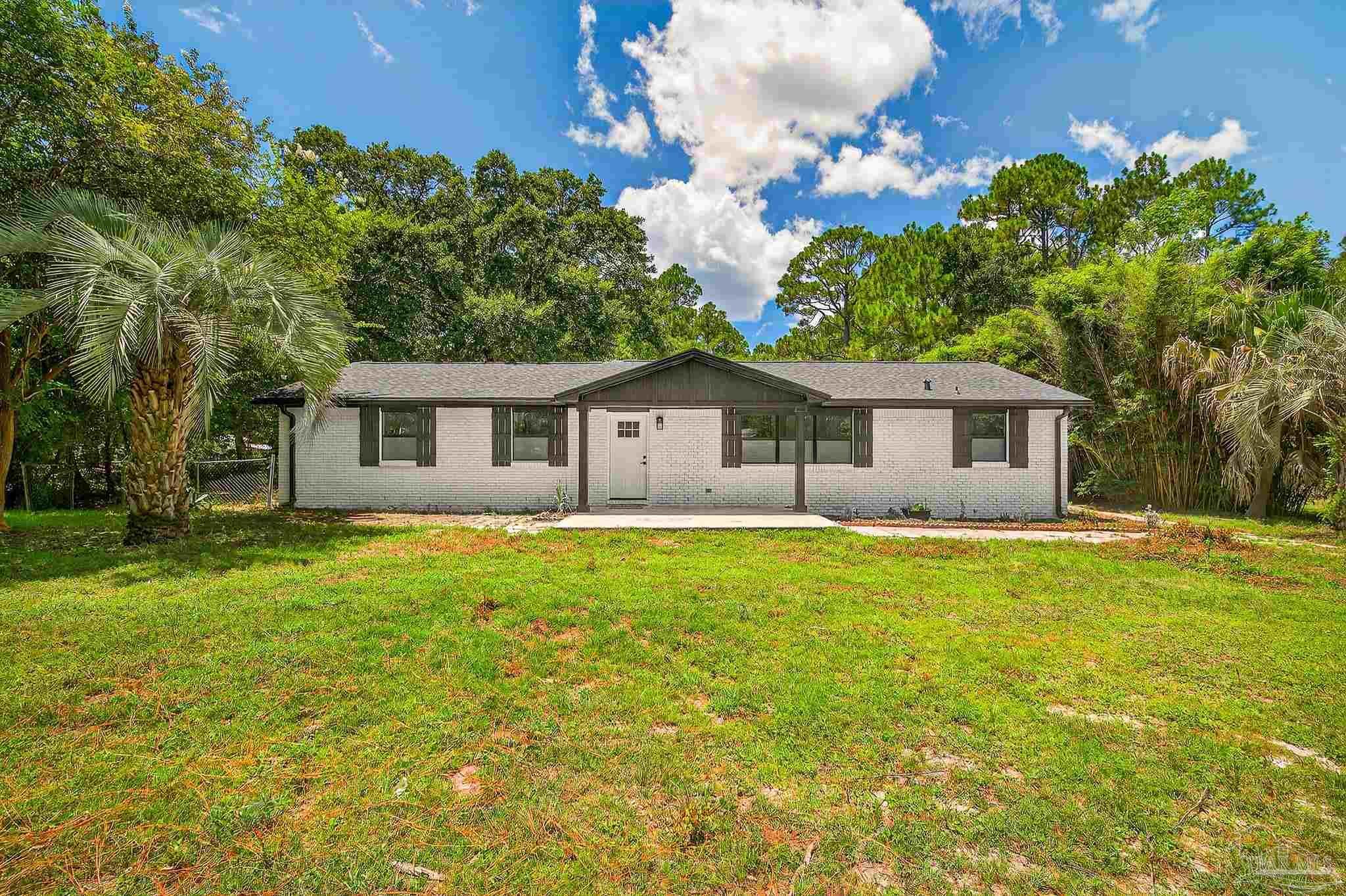 Property Photo: 1651 Ora Dr FL 32506