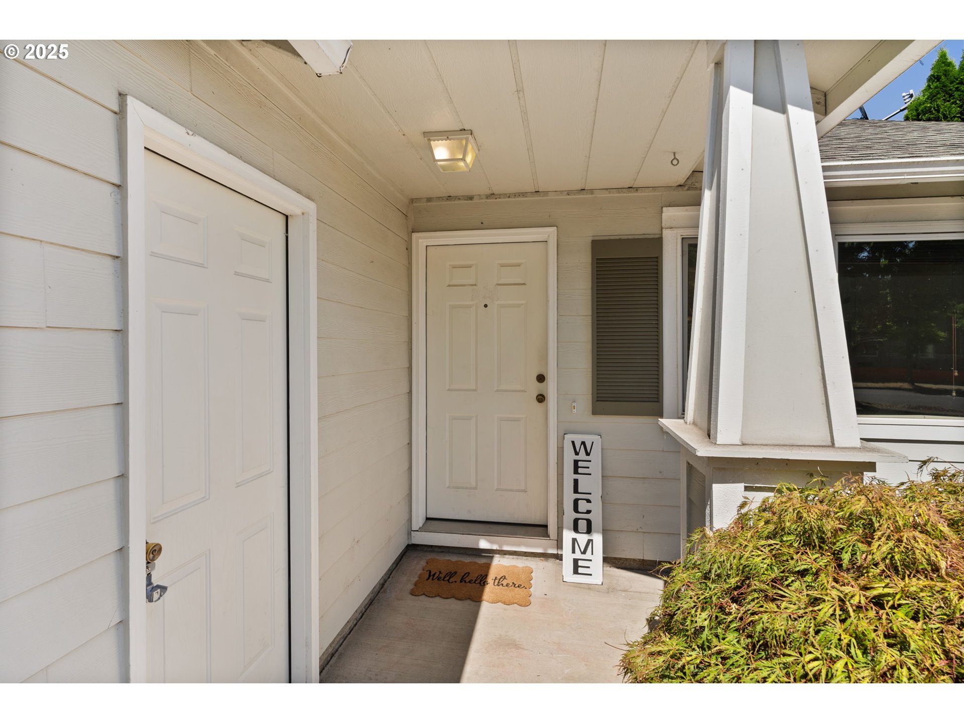 Property Photo: 3765 Century Dr OR 97402