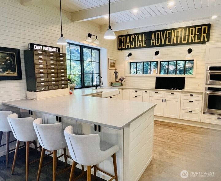 Property Photo: 10581 NE Byron Drive WA 98110