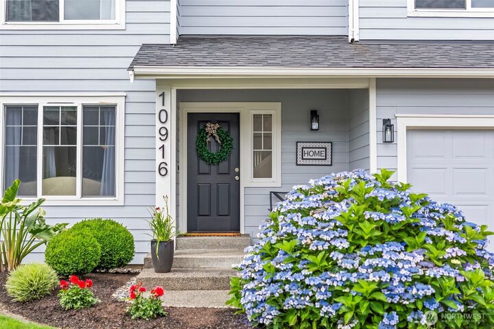 Property Photo: 10916 SW 98th Avenue Ct WA 98498