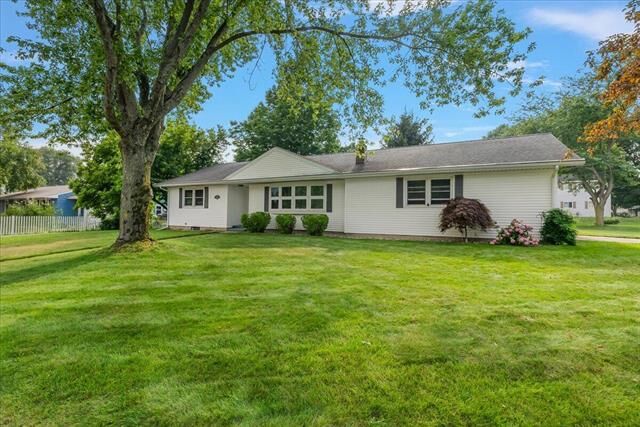 27 N Peach Street  Hart MI 49420 photo