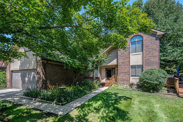7446 Pepper Creek  West Bloomfield Twp MI 48322 photo