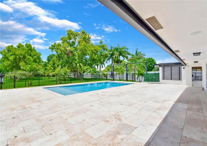Property Photo:  18300 SW 48th St  FL 33331 