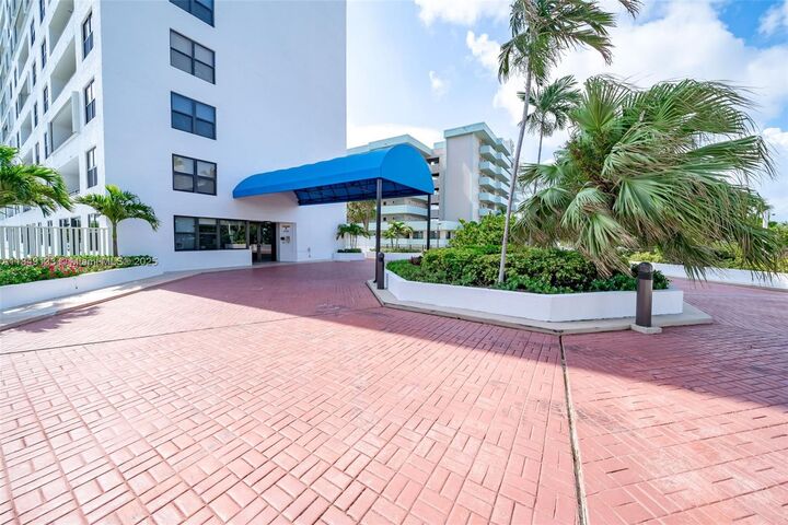 Property Photo: 1500 N Ocean Blvd 603 FL 33062