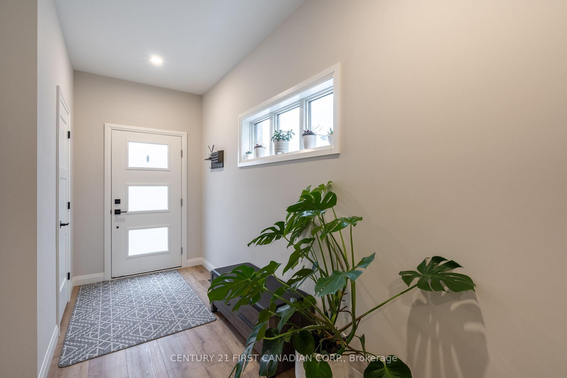 Property Photo: 17 Nicholson Street 26 ON N0M 2J0