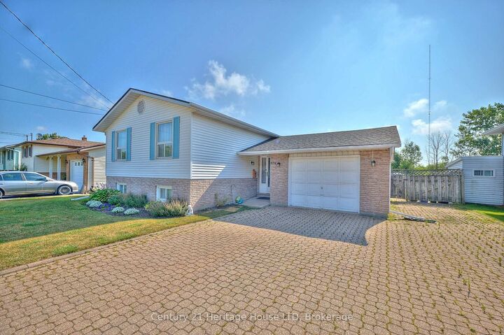 Photo de la propriété:  874 Crescent Road  ON L2A 4R4 