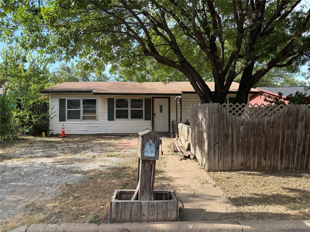 6706 Cruz Street  Austin TX 78741 photo