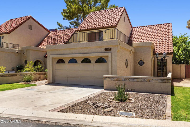 Property Photo:  1615 E Redmon Drive  AZ 85283 