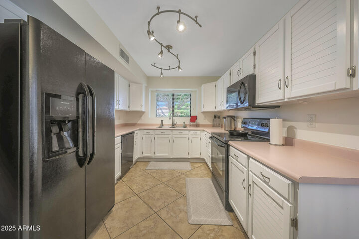 Property Photo: 19813 N 47th Avenue AZ 85308