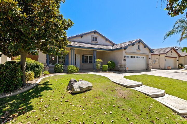Property Photo:  10929 Cypress Falls Avenue  CA 93312 