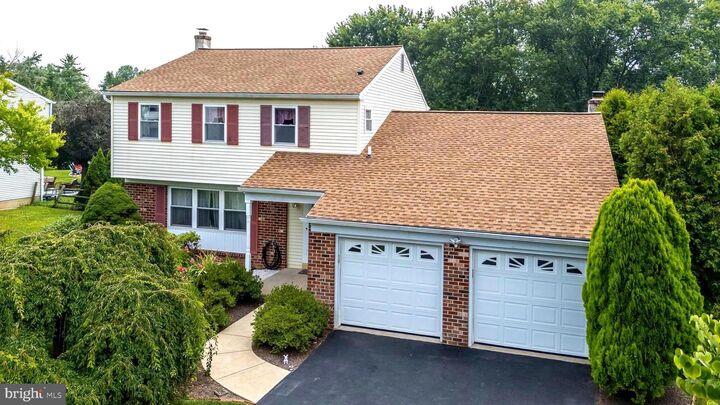 Property Photo:  875 Laurel Lane  PA 19438 
