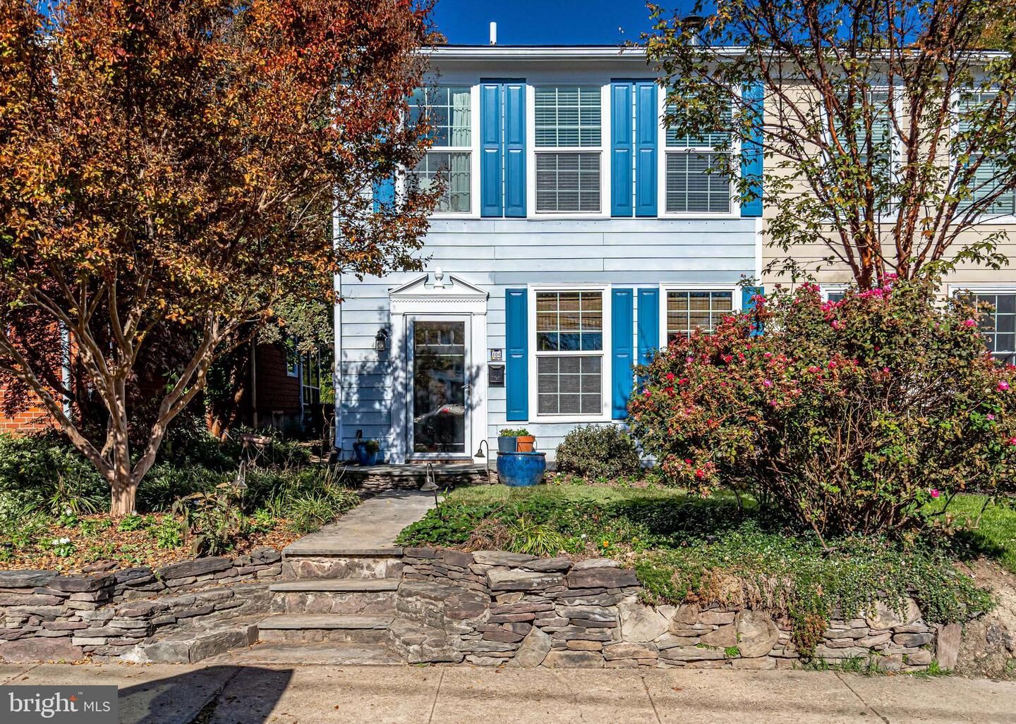 Property Photo: 504 E Bellefonte Avenue VA 22301