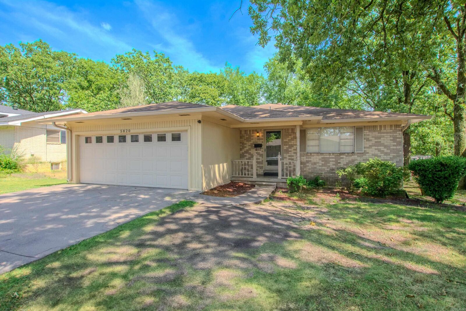 Property Photo:  5820 Greenhurst Drive  AR 72116 