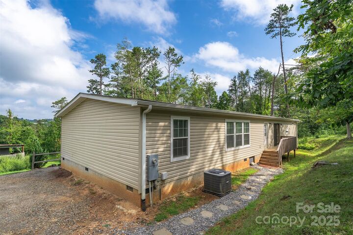 Property Photo: 31 S Haven Road NC 28804