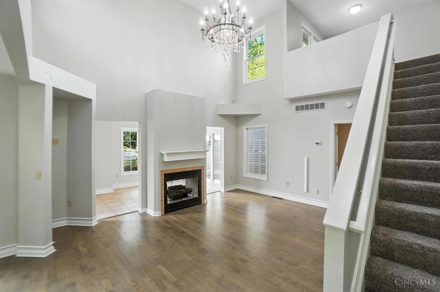 Property Photo: 3042 Alpine Terrace OH 45208
