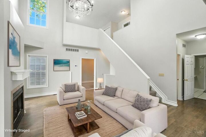 Property Photo: 3042 Alpine Terrace OH 45208