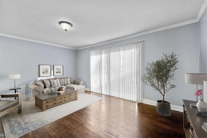 Property Photo:  5667 Kingsport Drive  GA 30342 