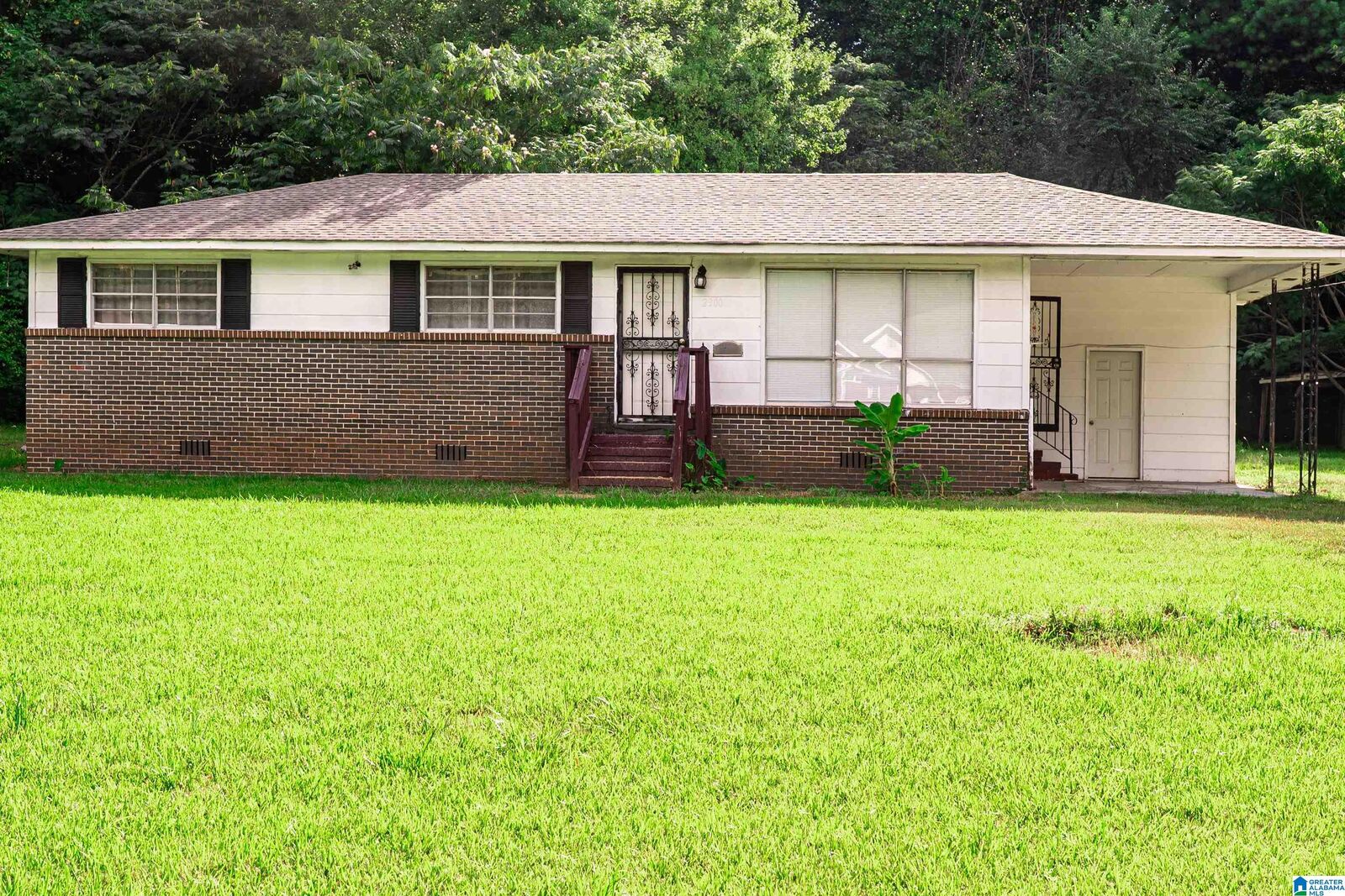 Property Photo:  2300 Roberta Road  AL 35214 