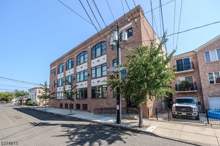 88 Saint Francis St 3B  Newark City NJ 07105 photo
