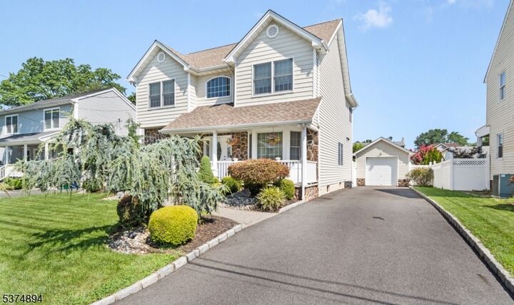 Property Photo:  11 Oleander Way  NJ 07066 