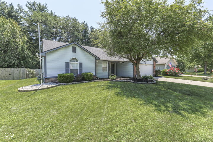 Property Photo: 841 Country Lane IN 46217