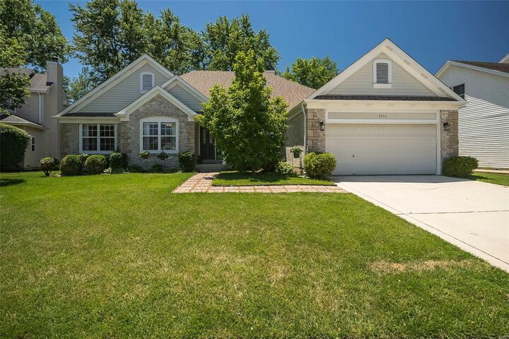 2334 The Courts Drive  Chesterfield MO 63017 photo